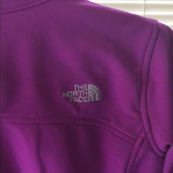 North Face jacket coat Fuchsia Like New - Picture 6 of 6